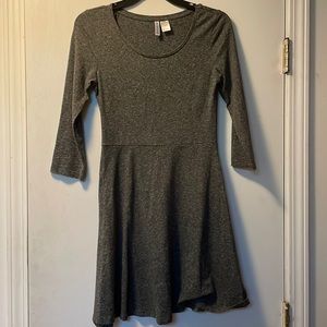 Quarter sleeve scoop neck gray dress